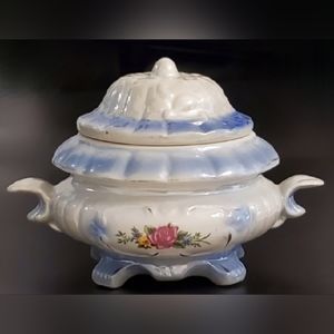 Vntg Porcelain Floral Luster 4 footed, 2 handle, lidded bowl
